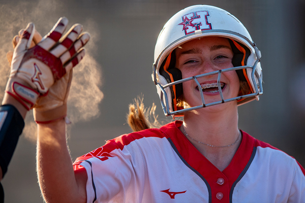 20220529_TitleIX_Softball_WJN_004_600x400[8]