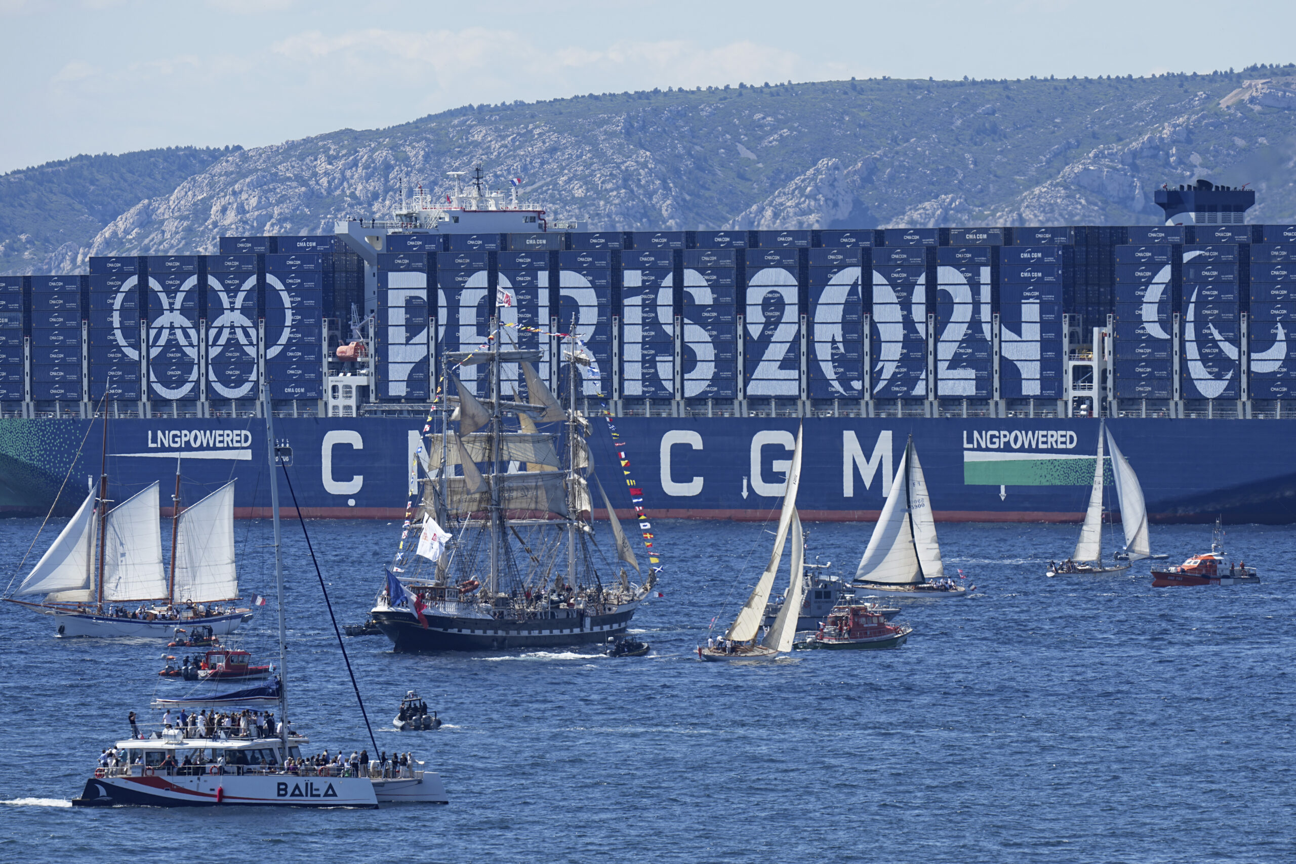 OLY Paris Torch Arrival